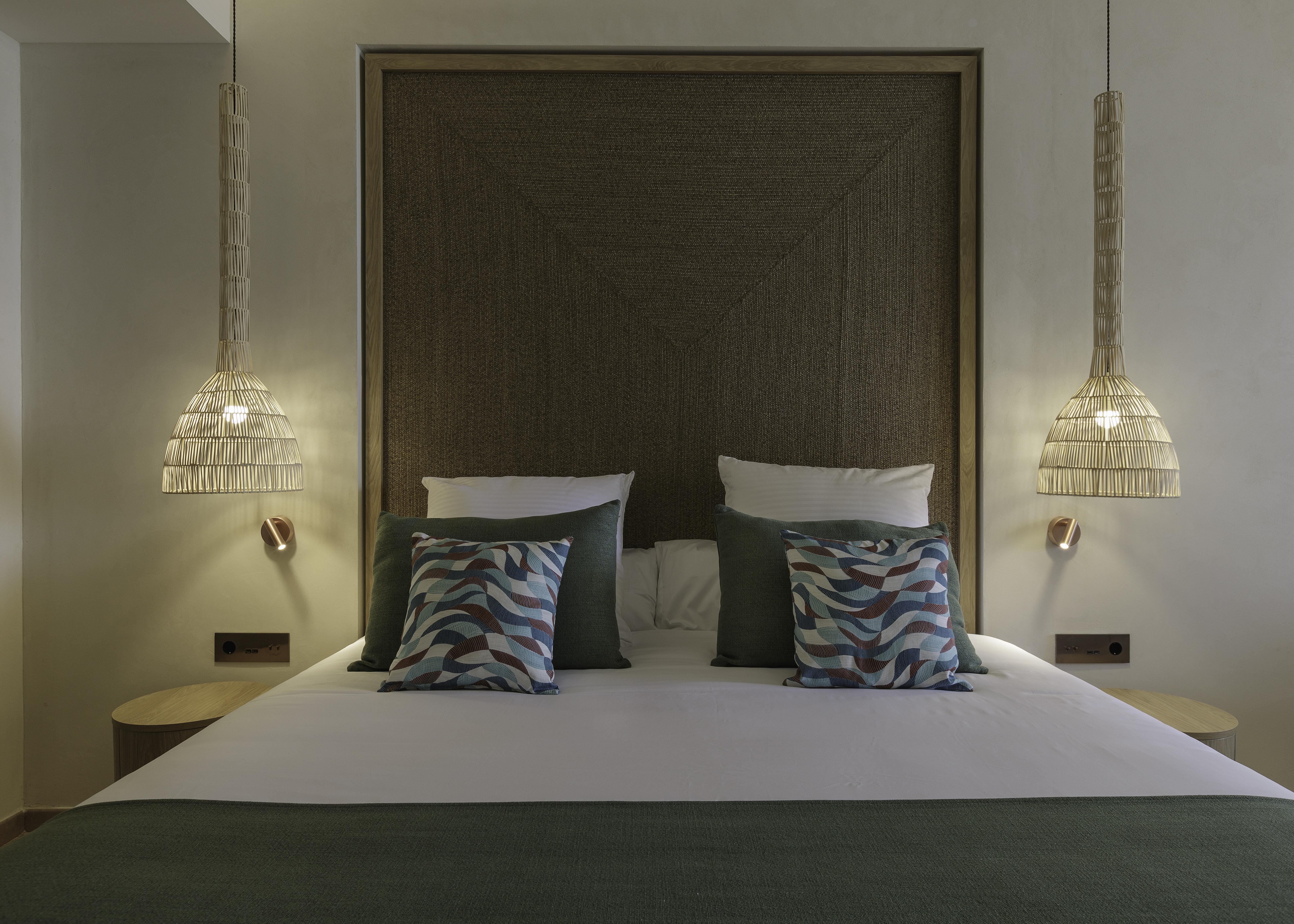 Cala San Miguel Ibiza Resort, Adults Only, Curio Collection By Hilton Port de Sant Miguel 外观 照片 A bedroom at the hotel