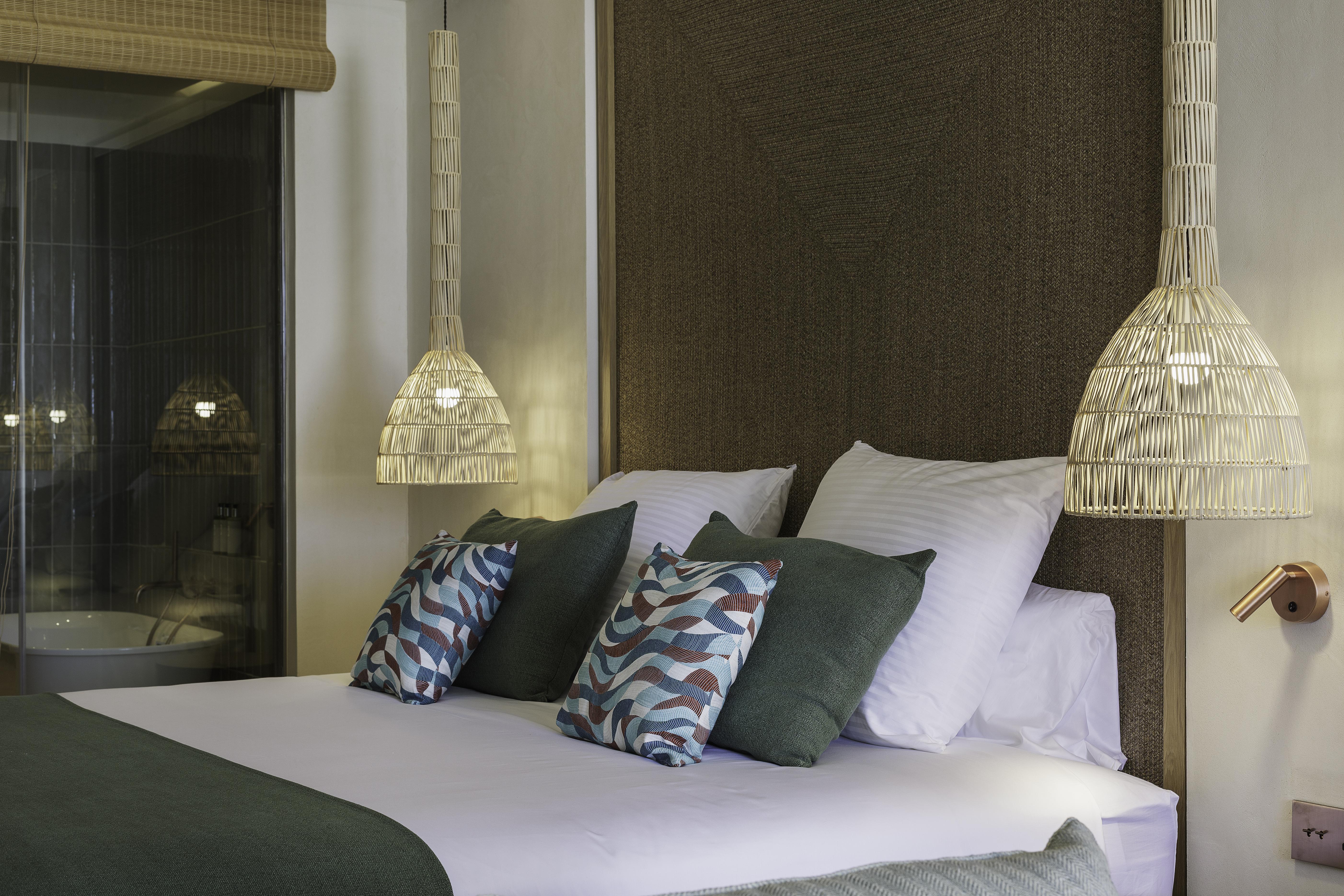 Cala San Miguel Ibiza Resort, Adults Only, Curio Collection By Hilton Port de Sant Miguel 外观 照片 A bedroom at the hotel