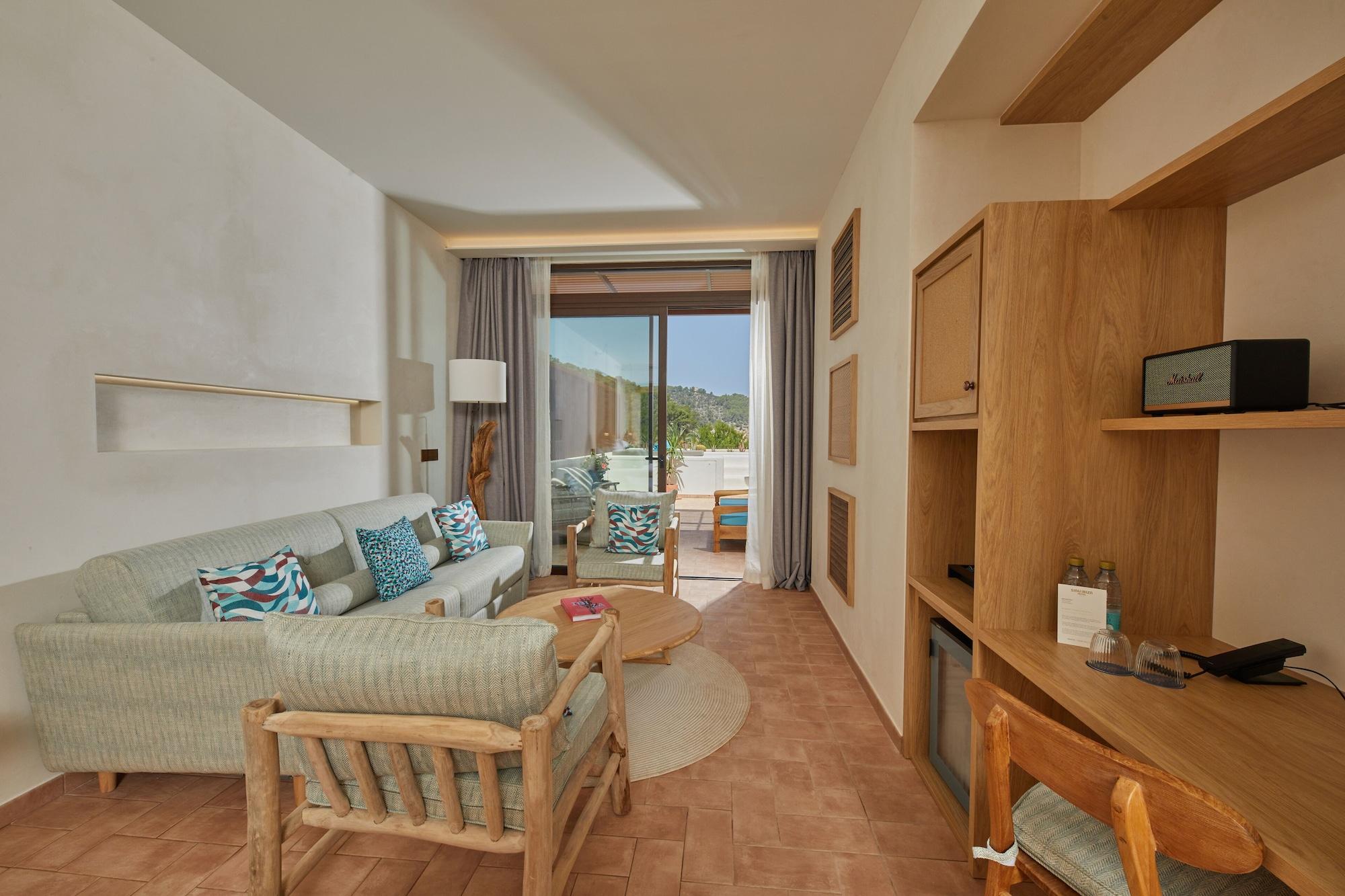 Cala San Miguel Ibiza Resort, Adults Only, Curio Collection By Hilton Port de Sant Miguel 外观 照片 A room at the hotel