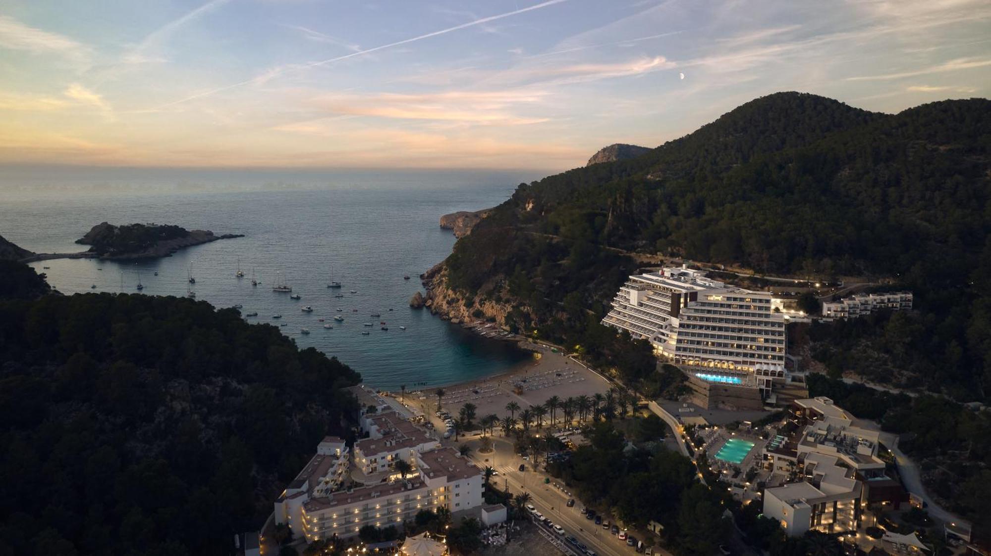 Cala San Miguel Ibiza Resort, Adults Only, Curio Collection By Hilton Port de Sant Miguel 外观 照片